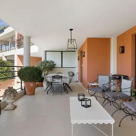 Raphael De Luxe Apartment *